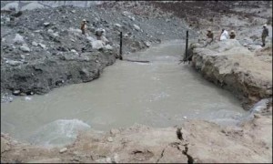 Il luogo della valanga dove ora sorge un lago (Photo courtesy geo.tv)