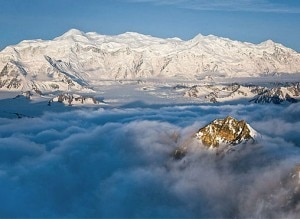 La lunga cresta del Mount Logan (Photo canadiangeographic.ca)