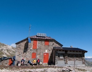 Rifugio Vaccarone (Photo courtesy www.rifugiovaccarone.eu)