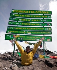 Spencer West in vetta al Kilimanjaro (Photo courtesy www.freethechildren.com)