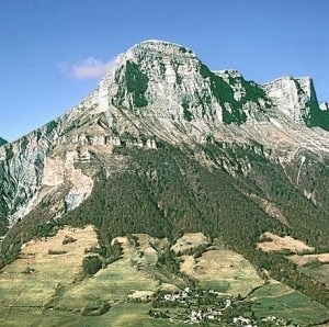 Dent de Crolles (Photo Maurice Gidon courtesy of www.geol-alp.com)