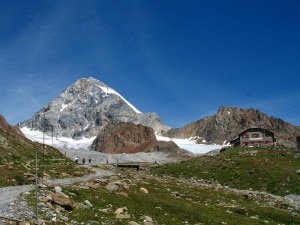 Rifugio Pizzini e Gran Zebru (Photo courtesy bepvalestate2006.altervista.org)