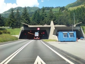 Tunnel del San Gottardo (Photo courtesy of www.tcs-schwyz.ch)
