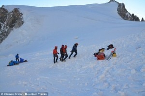 Mont Maudit soccorsi dopo la valanga (Photo klemen gricar courtesy of mountain tracks3)