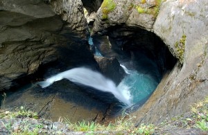 Una delle numerose gole create dalle cascate di Trümmelbach (Photo courtesy of www.fotocommunity.de)