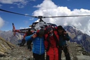 Soccorso al Manaslu (Photo Afp-Sirmik Air)