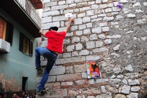 Street boulder (Photo Mountain Freedom)