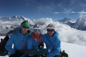 Greg Hill, Benedikt Böhm, Sebastian Haag  al Manaslu (Photo courtesy Dynafit - Desnivel.com)