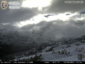 La Thuile _ webcam sul ghiacciaio del Rutor e il Grand Assaly (Courtsy www.lathuile.net)