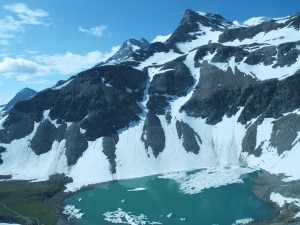 La valanga ha trascinato lo sciatore per centinaia di metri fino al Lej da Diavolezza, il lago alle pendici del Munt Pers (Photo courtesy of www.flickr.com)