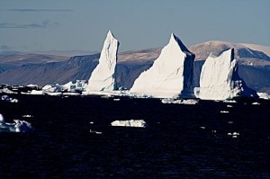 La coste della Groenlandia (Photo courtesy of home.comcast.net/~milazinkova/Fogshadow.html)