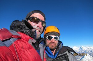 Gottlieb and Kellogg sulla cima del Pangbuk Ri (Photo courtesy Alpinist.com)