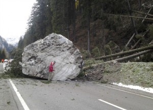 Masso sulla strada dello Julierpass (www.tio.ch)