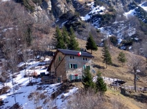 Rifugio Elisa (Photo courtesy flaviopontiggia.altervista.org)