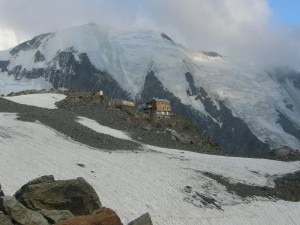 Il rifugio di Tête Rousse, lungo la via normale francese del Monte Bianco (Photo courtesy of lesrefugesdumassifdumontblanc.fr)