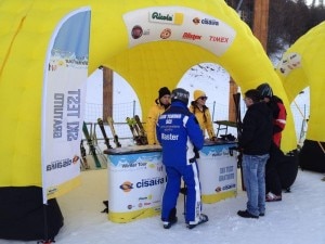 Uno degli "igloo" gialli del Ricola Winter Tour (Photo courtesy of www.facebook.com/pages/Ricola-Winter-Tour)