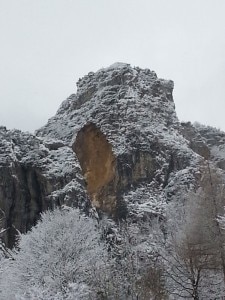 Frana sul Monte Cornetto, crolla un pilastro di roccia