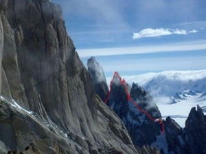 Il concatenamento di Pesce e Còrdova per arrivare in cima alla Torre Egger (Photo www.barrabes.com)