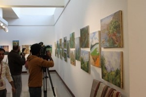 Esposizione dei quadri al Pakistan Mountain Festival 