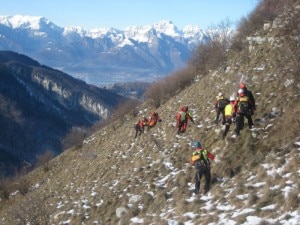 Le ricerche del velivolo sul monte Torresel (Photo Cnsas veneto)