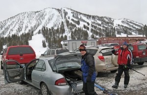 Condividendo l'auto con la pratica del Carpooling si ottengono sconti nei comprensori di Bardonecchia Ski e Adamello Ski (Photo courtesy of www.ski-epic.com)