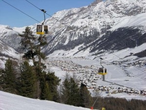 Livigno e Carosello 3000, uno dei comprensori sciistici della cittadina (Photo courtesy of www.altarezianews.it)