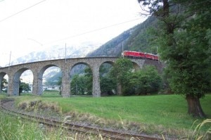 La frana è caduta sul tratto ferroviario nei pressi del viadotto di Brusio (Photo courtesy of fab/www.minube.it)