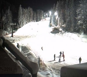 La pista Oberholz illuminata per lo sci notturno (Photo courtesy of www.obereggen.com/www.skiforum.it)