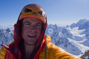Jonathan Griffith in cima alle Droites (Photo www.alpineexposures.com)