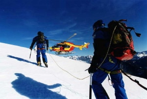 Intervento dei soccorsi sulle Alpi Francesi (Photo courtesy of www.secours-montagne06.com)