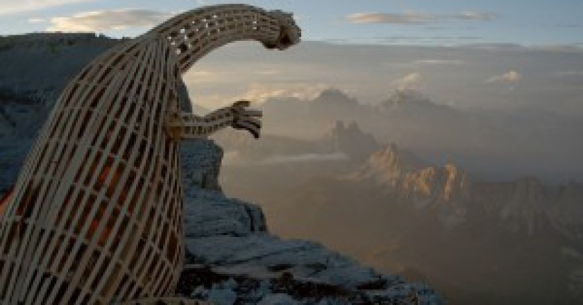 Dinosauro-sul-Pelmo-photo-Luca-Gandolfo-courtesy-gruppospeleologicopadovano.blogspot.it_-300x225.jpg