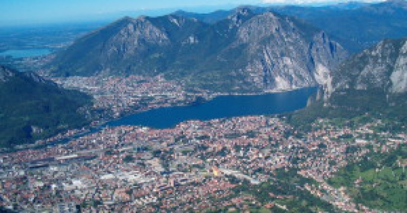 Lecco-dai-Piani-dErna-photo-courtesy-commons.wikimedia.org_-300x225.jpg