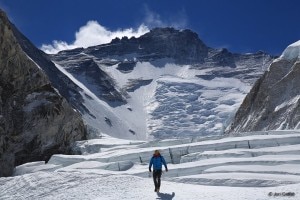 Tra-campo-1-e-campo-2-dell-Everest-Photo-Jon-Griffith-pagina-facebook-300x200.jpg