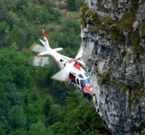 20130410_soccorso-alpino-elicottero-leggera-300x279.jpg