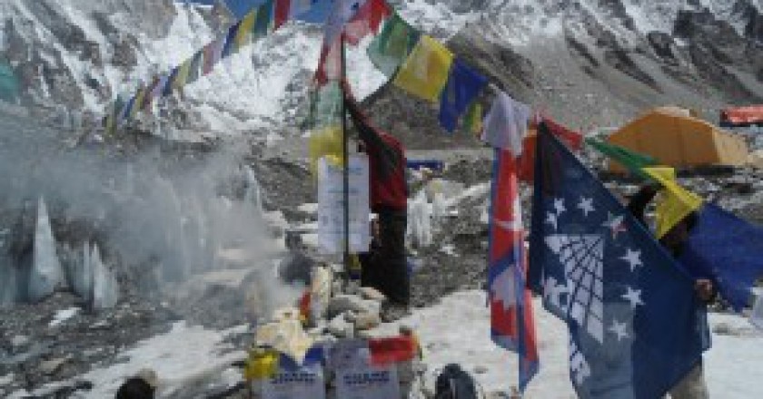 Il-rito-della-Puja-300x225.jpg
