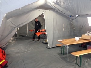 La-tenda-di-soccorso-al-Mùezzalama-Photo-G.Giardini-300x225.jpg