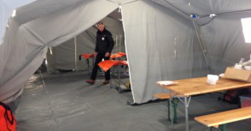 La-tenda-di-soccorso-al-Mùezzalama-Photo-G.Giardini-300x225.jpg