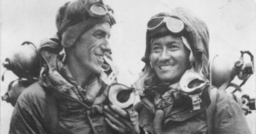 Sir-Hillary-e-Tenzing-nel-1953-photo-courtesy-theatlantic.com_-300x178.jpg