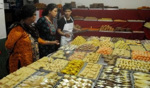 sweets-for-mother-300x176.jpg