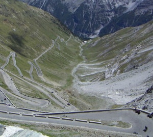 Passo dello Stelvio (Photo courtesy www.motoraduno-stelviointernational