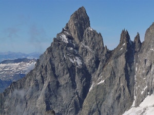 Aiguille Noire de Peuterey (Photo Simo Räsänen courtesy of commons.wikimedia.org)