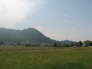 Il comune di Vignolo, in Piemonte, ha ricevuto la bandiera verde per essersi distinto negli ultimi anni nella tutela del territorio (Photo courtesy of commons.wikimedia.org)