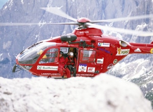 Elicottero dell'Aiut Alpin Dolomites (Foto © Mateo Taibon / Aiut Alpin Dolomites)