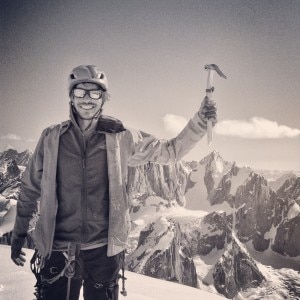 Alex Honnold in cima al Mt Dickey (Photo Renan Ozturk)