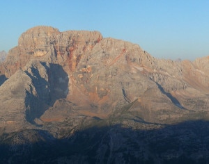 Croda Rossa d'Ampezzo dal Picco di Vallandro (Photo wikipedia Llorenzi)