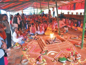 Priests performs special prayers at Doleshwar Mahadev Temple in Sipadol of Bhaktapur, Nepal. Photo: Nepal Mountain Focus 