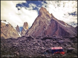 Il campo base per l'Uli Biaho a 4000 metri (Photo Arianna Colliard)