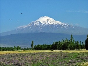 Monte Ararat (Photo Henri Nissen courtesy of commons.wikimedia.org)