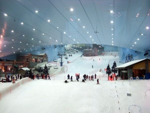 Piste e impianti di risalita dello Skidome di Dubai (Photo curtesy of www.hdwpapers.com)