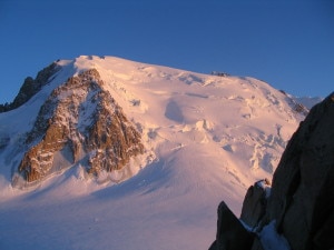 Mont_blanc_tacul_depuis_cosmiques (courtesy wikipedia.org)